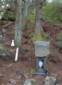 御岩神社 奥宮かびれ神宮までの登山はどの程度 光の柱 の場所もご紹介 気になるワン